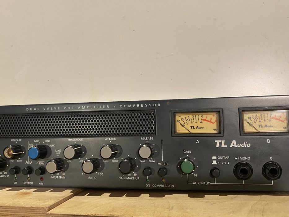 TL Audio C-1 Dual Valve Pre-Amplifier / Compressor (Série Classic)