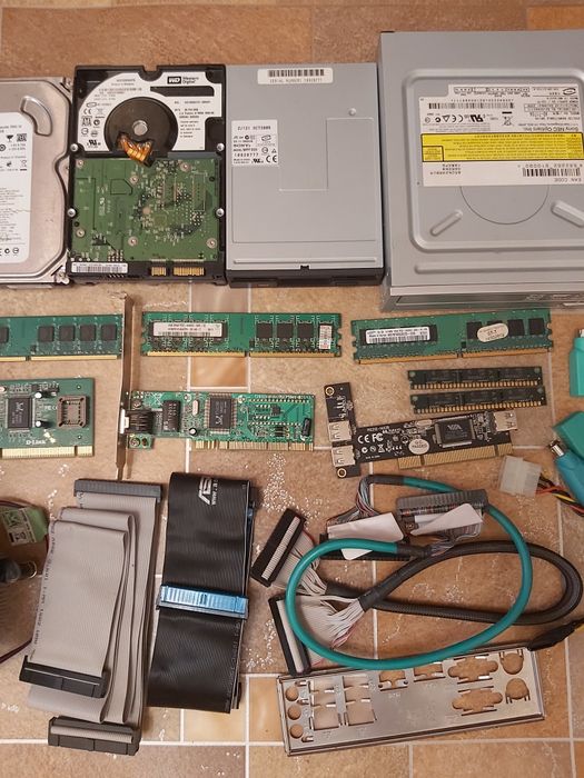 Лот комплектующего для компьютера