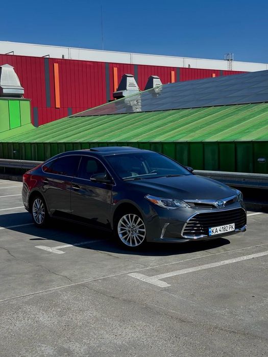 Аренда авто Toyota Avalon Hybrid Premium