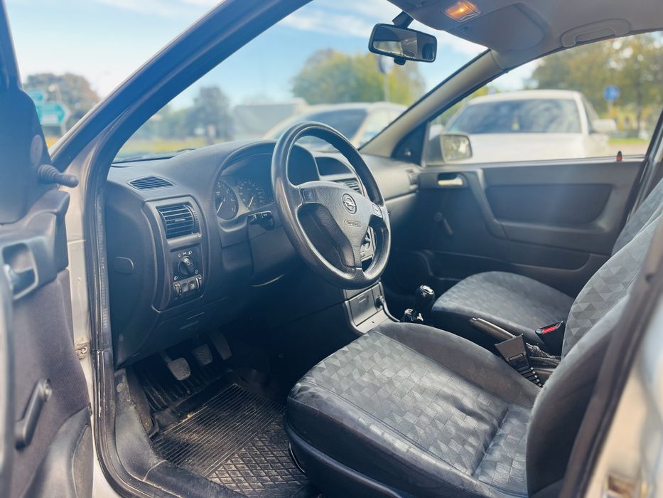 Opel Astra benzyna