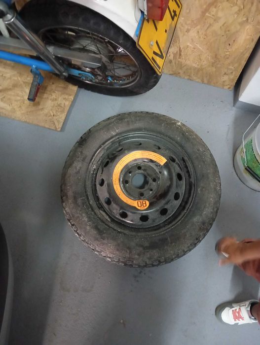 Roda suplente emergência