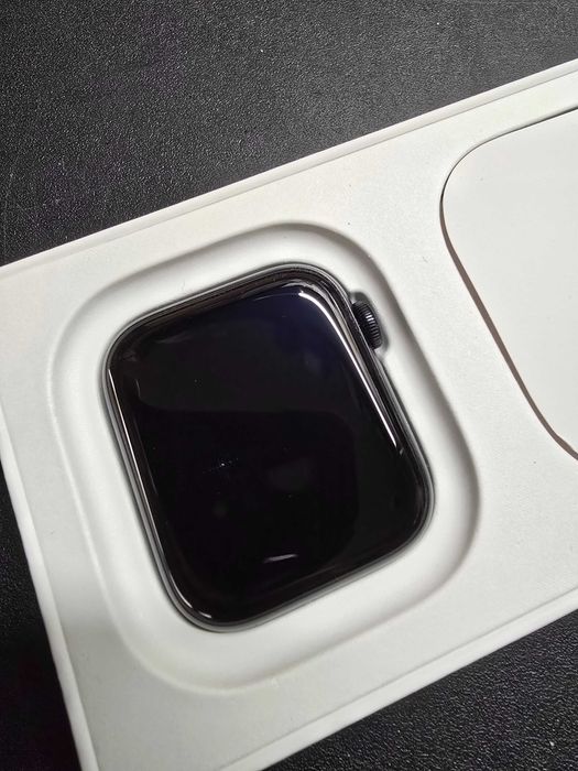 Używany - Apple Watch SE SE Gen 2 GPS 44mm Czarny - GSM Baranowo