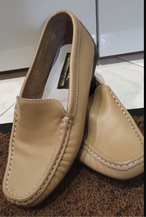 Sapatos rasos bege