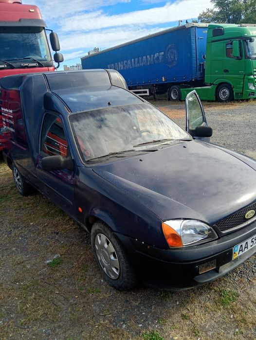 ФОРД  Курєр 2001 рік