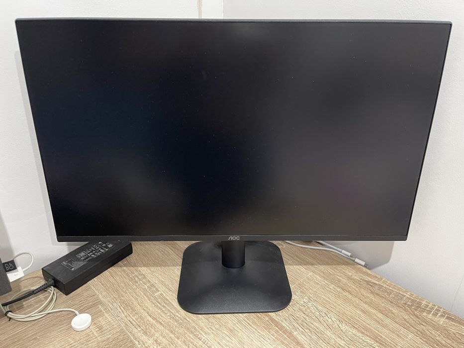 Monitor AOC 24”