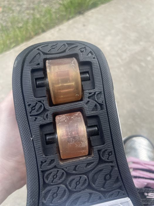 Дівчачі кеди Heelys з роликами