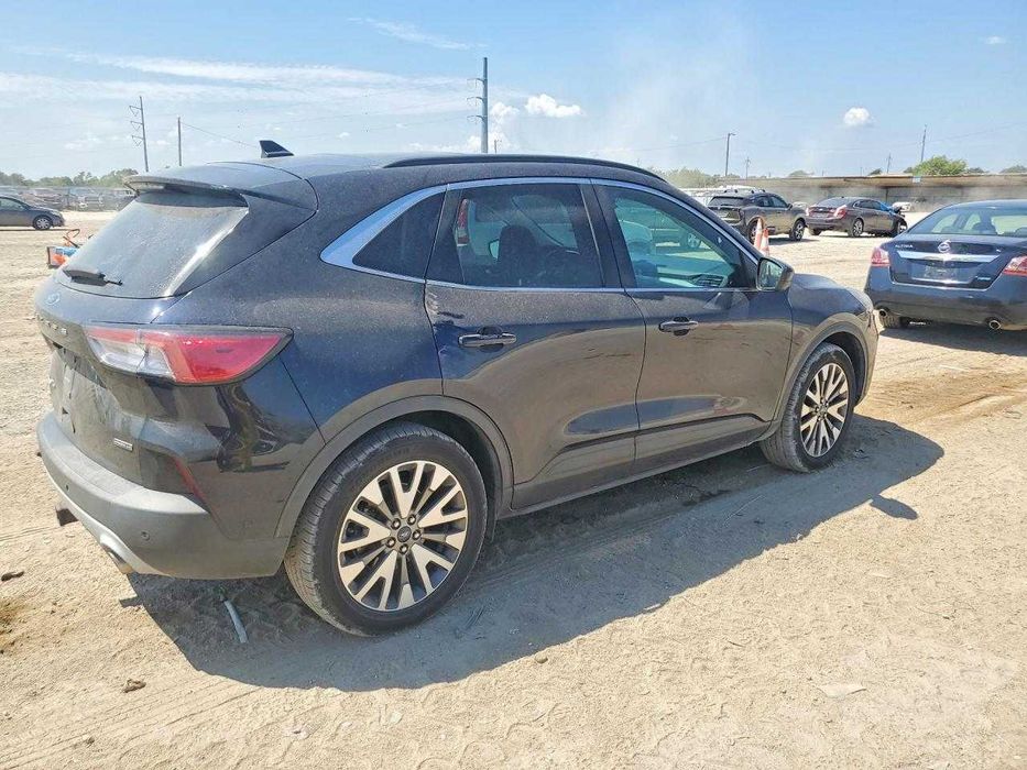 Ford Escape Hybrid Titanium 2021;