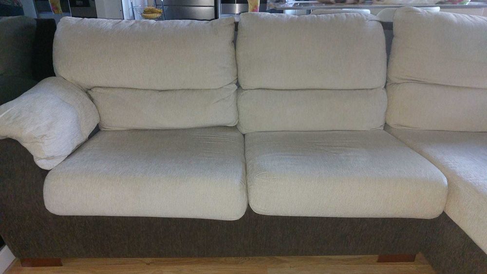 Sofá com chaise longue