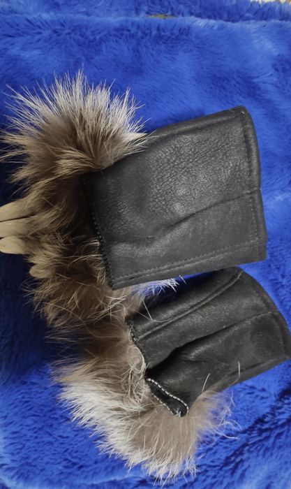 Rękawiczki bez palców skórzane obszyte futrem z lisa