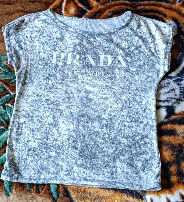 Футболка жіноча.