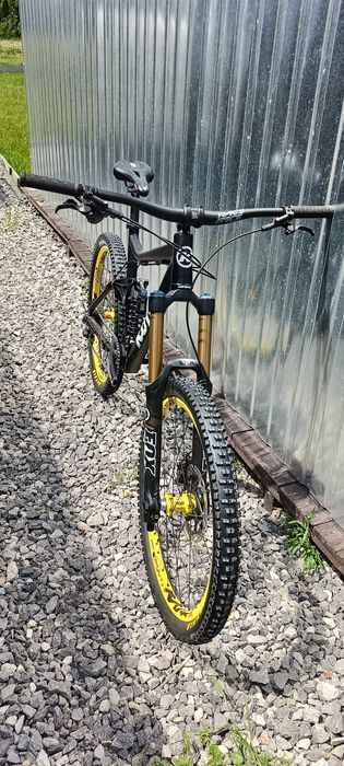 Rower Kona coilair fox, saint, mavic.