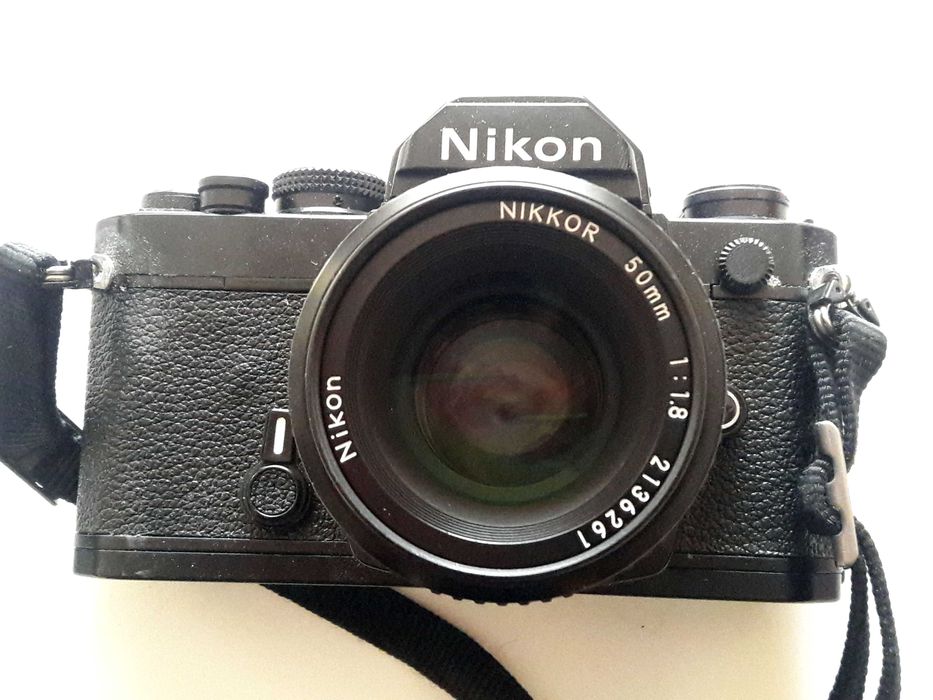 Câmara Nikon FE (Vintage)