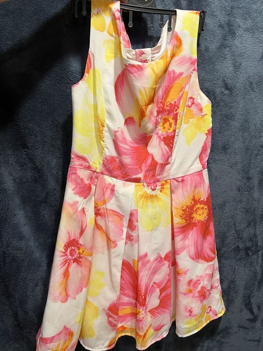 Святкове яскраве плаття на дівчинку, розмір 10років