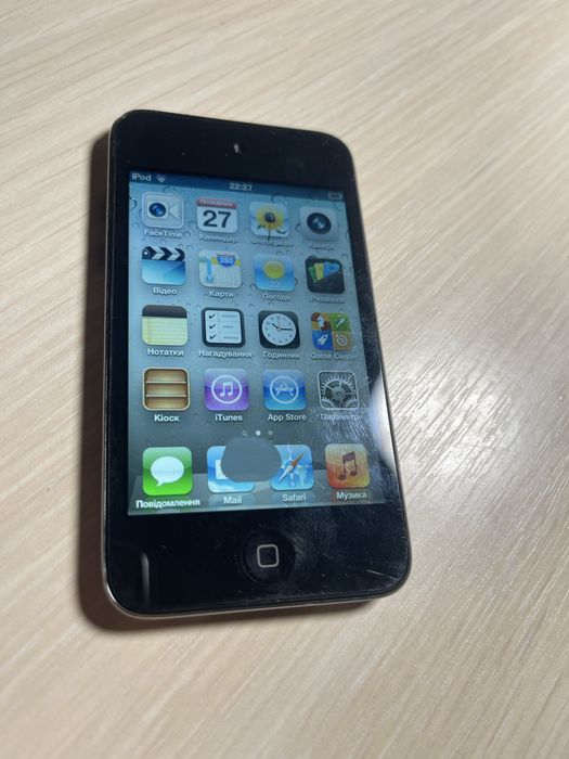 Ipod touch 4 + зарядка