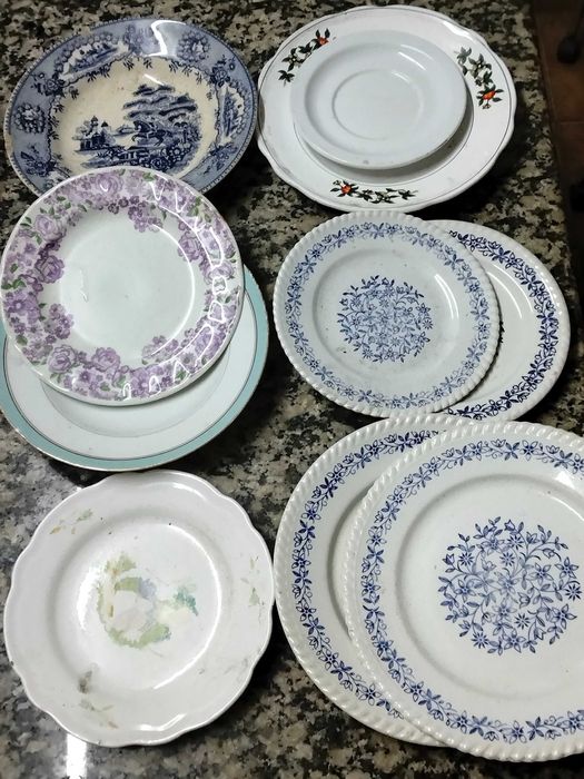 Peça decorativa LIMOGE com numeração entre outras coisas