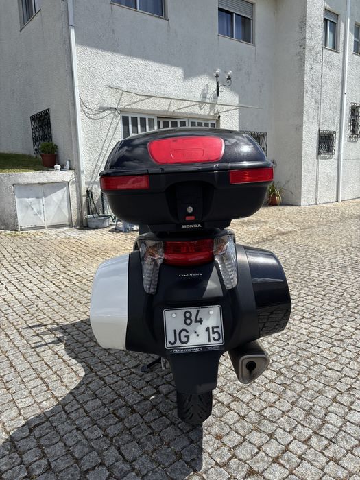 Honda Deuville NT 700 de 2010  Impecavel (2900€ ate ao final do mês)