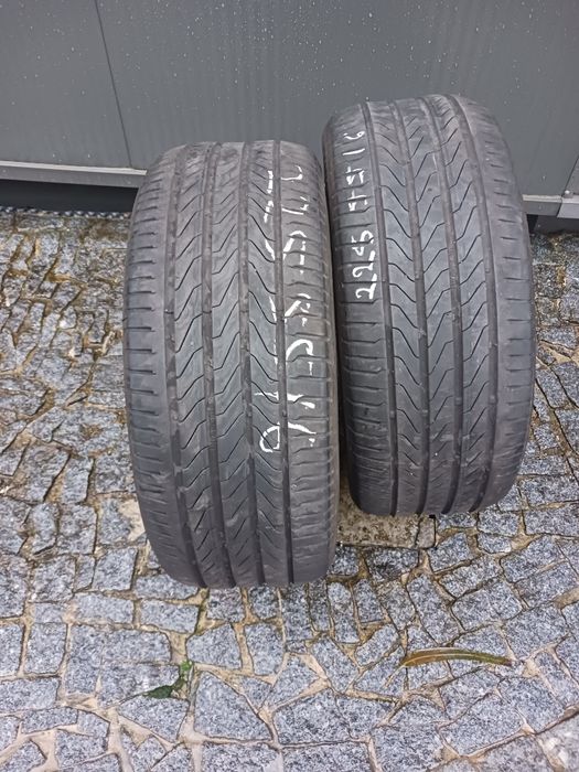 Vendo pneus semi-novos 225/55/16 Continental