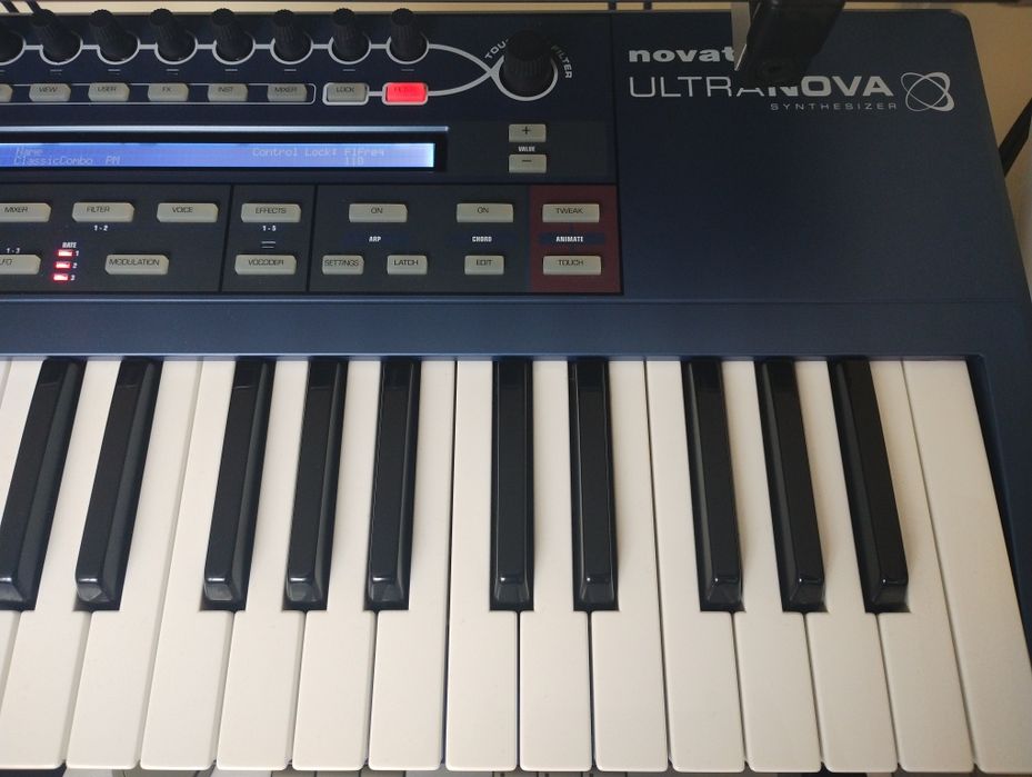 Syntezator Novation Ultranova
