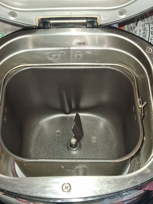 Продам хлібопічку Philips