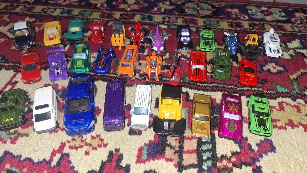 Лот металлических машинок