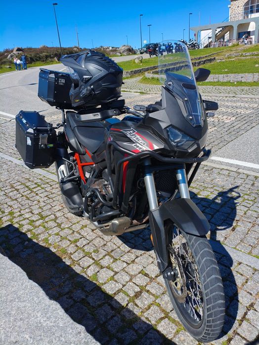 Africa Twin 1100L DCT - Impecável