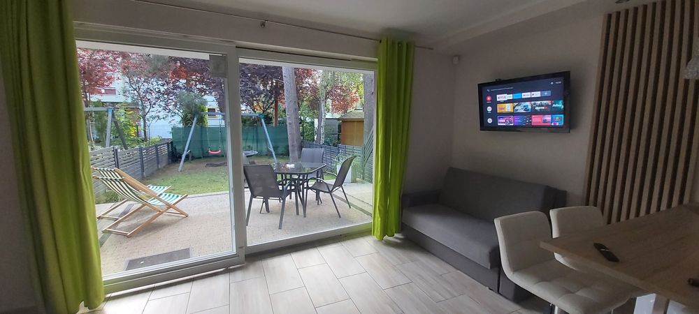 Pobierowo  Apartament 7 z tarasem i ogrodem. Huśtawka