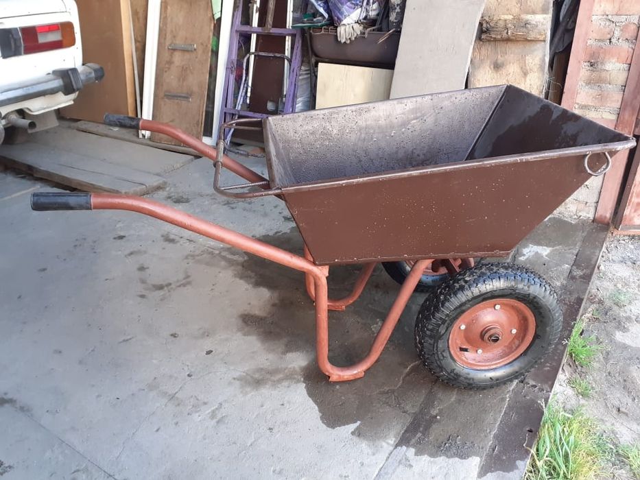 Возик садовий двоколісний