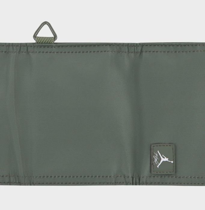 Portfel Jordan oliwkowy nowy