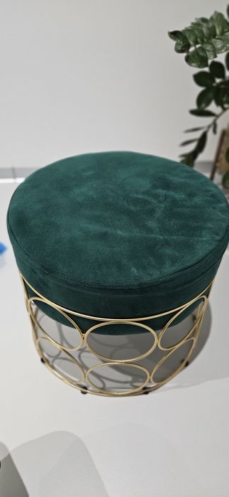 Pufa koloru zielonego