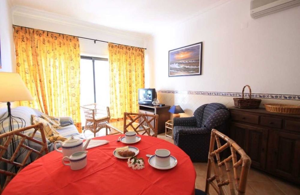 Apartamento T2 a 50 metros da praia com vista mar