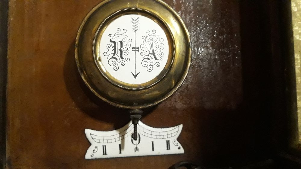 Продам старинные настенные часы Le Roi A Paris