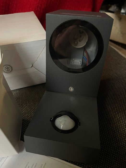 Квадратний настінний світильник  з датчиком руху,висота 22 см