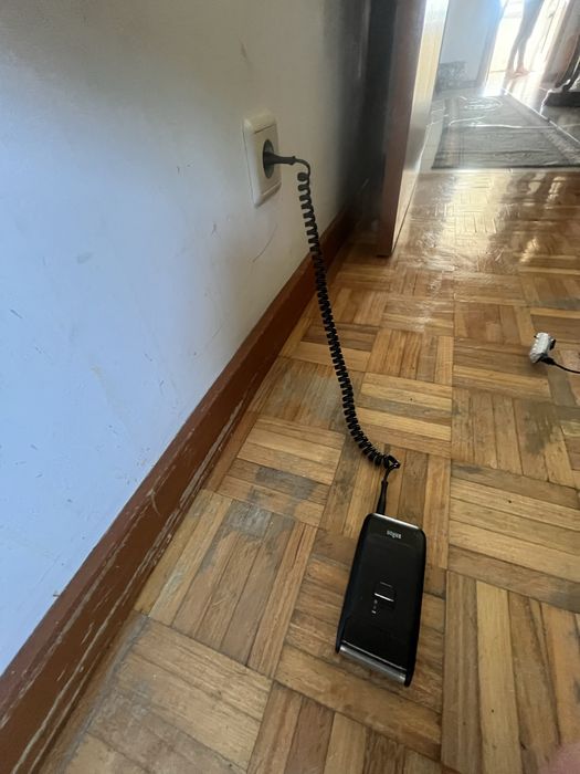 Maquina de cortar barba a funcinar