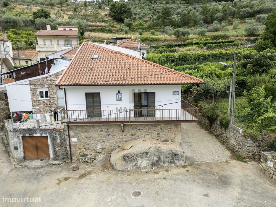Moradia T4 | Zona Vinícola | Salzedas | Tarouca