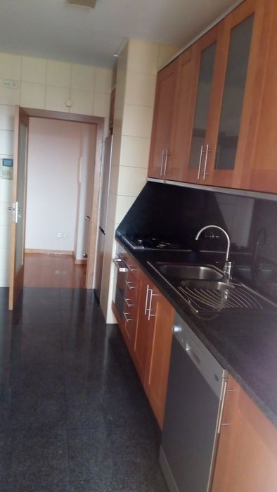 Alugo apartamento T1