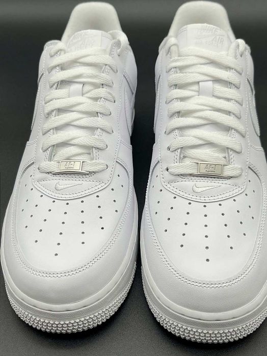 Nike_Air_Force_1_Low_Supreme_White_R.45