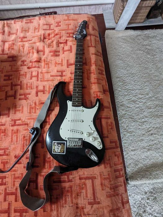 Продам електрогітару і пісдилювач Marshall MG 15 CFR