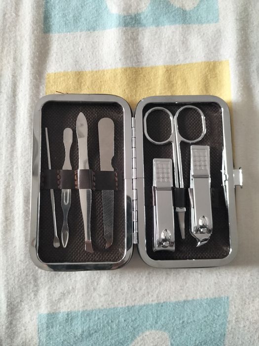 Estojo de utensílios para unhas
