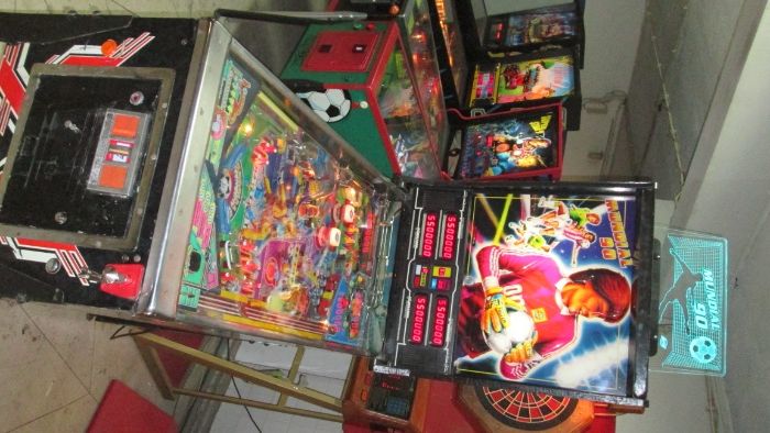 Máquina flipper  Mundial 90 distico várias cores.Damos garantia.