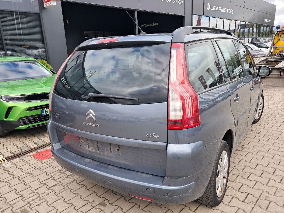 Citroen c4 picasso błotniki pas przedni