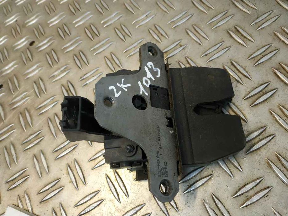 Land Rover Evoque 11- замок багажника  ZK1013 BJ32442A66AE