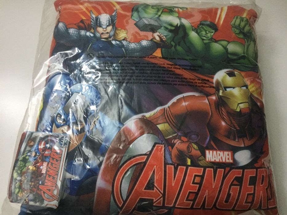 Almofada avengers