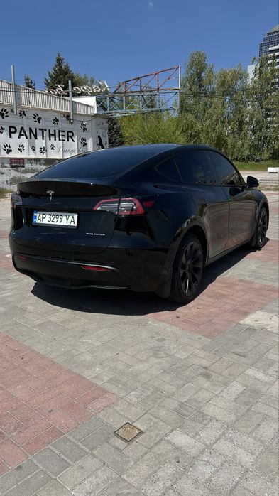 Tesla Model Y Long Range Dual Motor