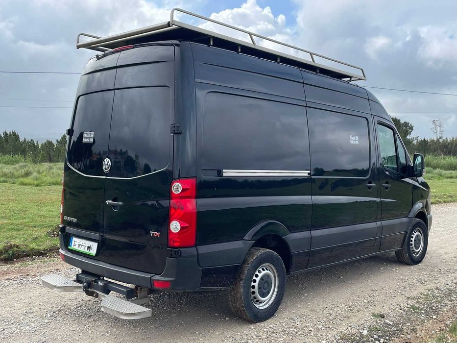 VW Crafter com porta bagagem