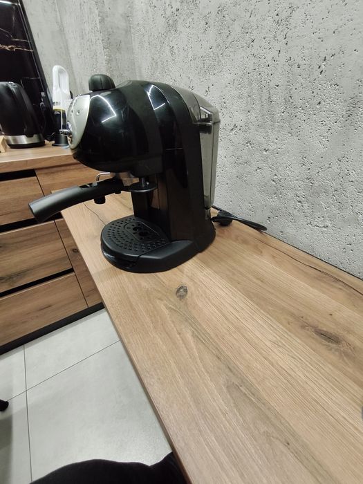 Ekspres ciśnieniowy De’Longhi EC200CD.B