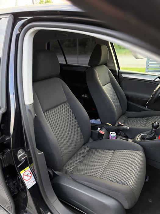 Volkswagen Golf 2010 бензин 1.4