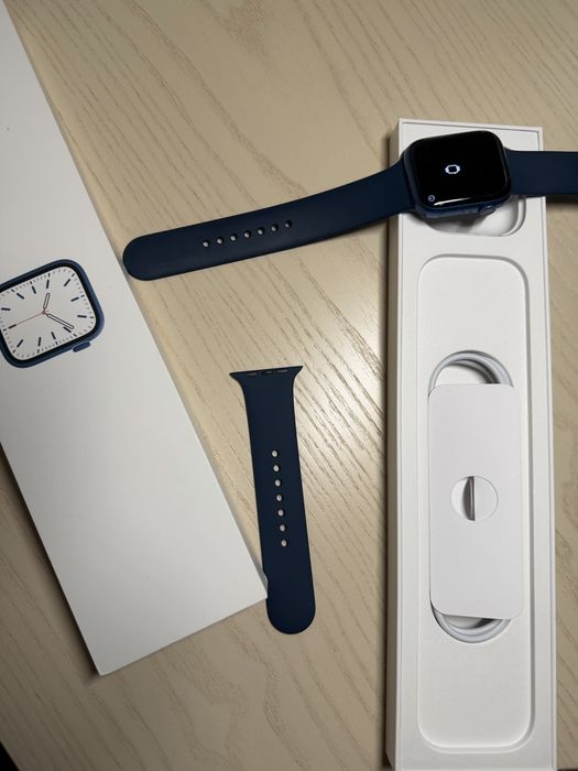 Смарт-годинник Apple Watch Series 7 GPS + Cellular 45mm Blue Aluminum Case w.