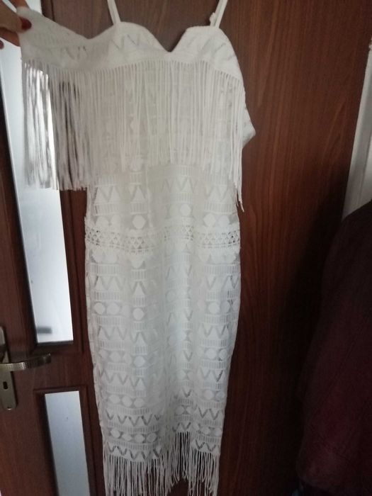 Piękna biała sukienka z frędzlami Asos roz. M-L