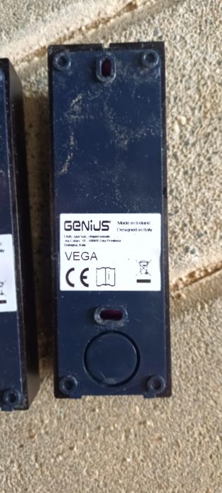 Fotokomórki Genius do bramy automatycznej.