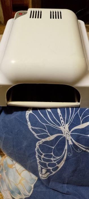 Продам лампу для ногтей.